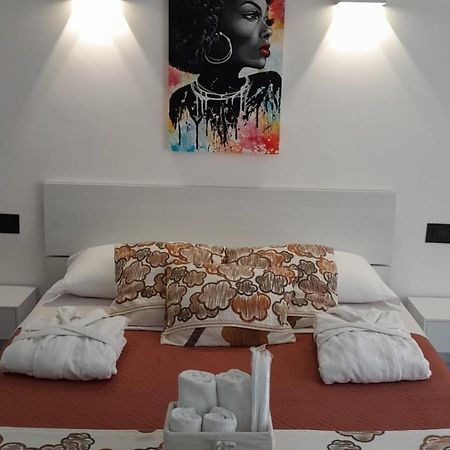 Rainbow Sweet Rooms Valmontone Eksteriør billede